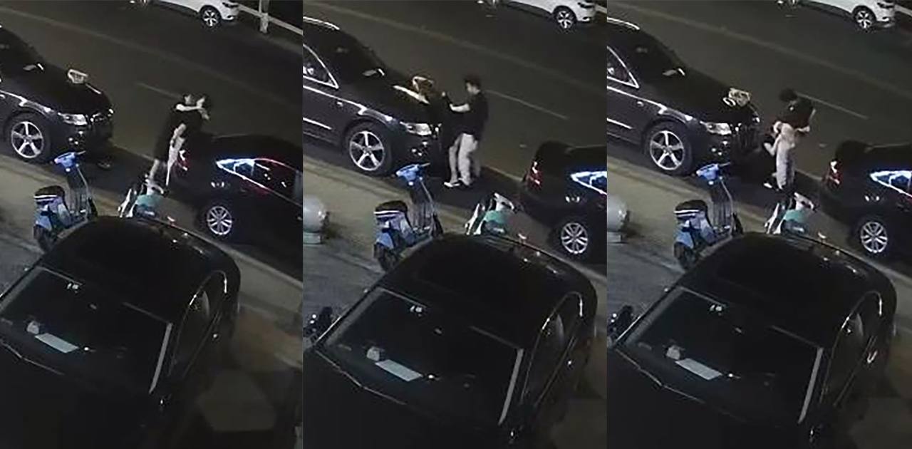 醉酒男女当街野战监控曝光！醉酒女伴遭强行操嘴，挣扎欲逃被薅头扒衣趴车盖蹶腚被疯狂后入